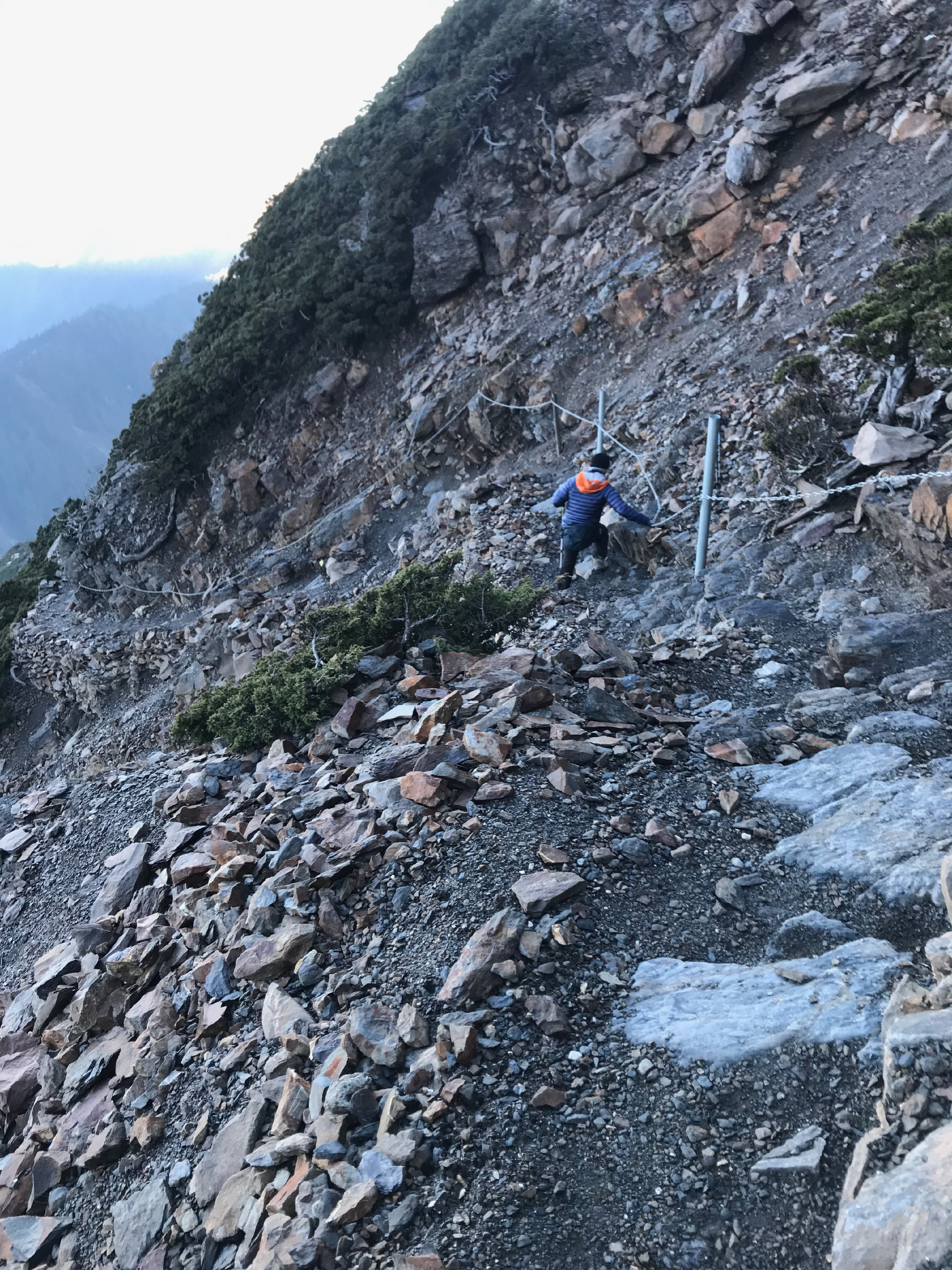 玉山主峰附近的碎石坡